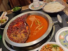 -沸炉重庆老火锅(军事博物馆店)