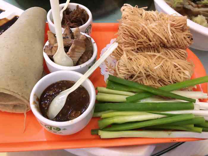 京九大酒店"京九饭店位于衡水市京大路桃城区交通局旁边.