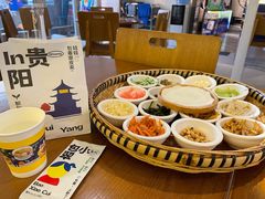 -包整·丝娃娃(一览甲秀楼风景店)