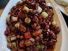 宫保鸡丁-夫妻肺片·中华老字号·正宗川菜(春熙路店)