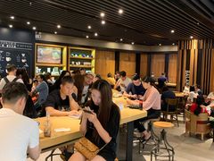 等位区-星巴克(来福士2F店)