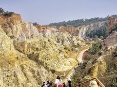 -彩色沙林风景区