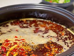 招牌红油锅底-钢管厂五区小郡肝串串香(南山店)