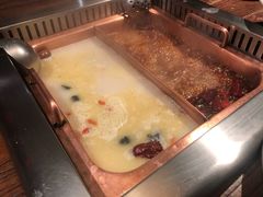 -老牌坊云南鱼豆花火锅(嵩山店)
