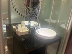 -喜鹊愉家酒店(郑州曼哈顿博览中心地铁站店)