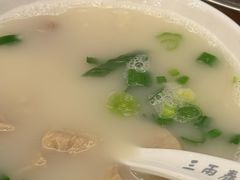 -三两春肚肺汤(崂山路店)