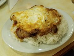 叉燒煎蛋飯-新华茶餐厅