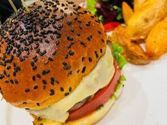 招牌牛肉汉堡-UPPER KITCHEN(延安路店)
