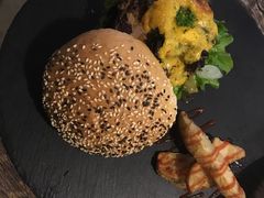 -HIGH FIVE哈福手工汉堡(桂林路店)