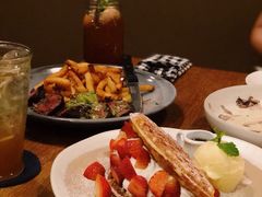 -ROAST coffee & eatery