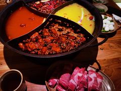 -白乐天毛肚火锅馆(解放碑店)
