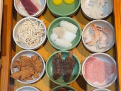 -良米山·云南野生菌过桥米线(上海首店)