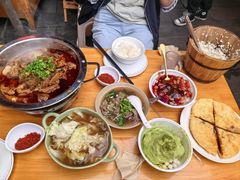 -大众跷脚牛肉馆·非遗传承单位(峨眉山店)