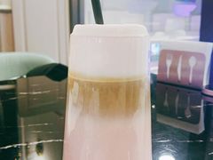 樱花撞色拿铁-1981牛排西餐厅(海信店)