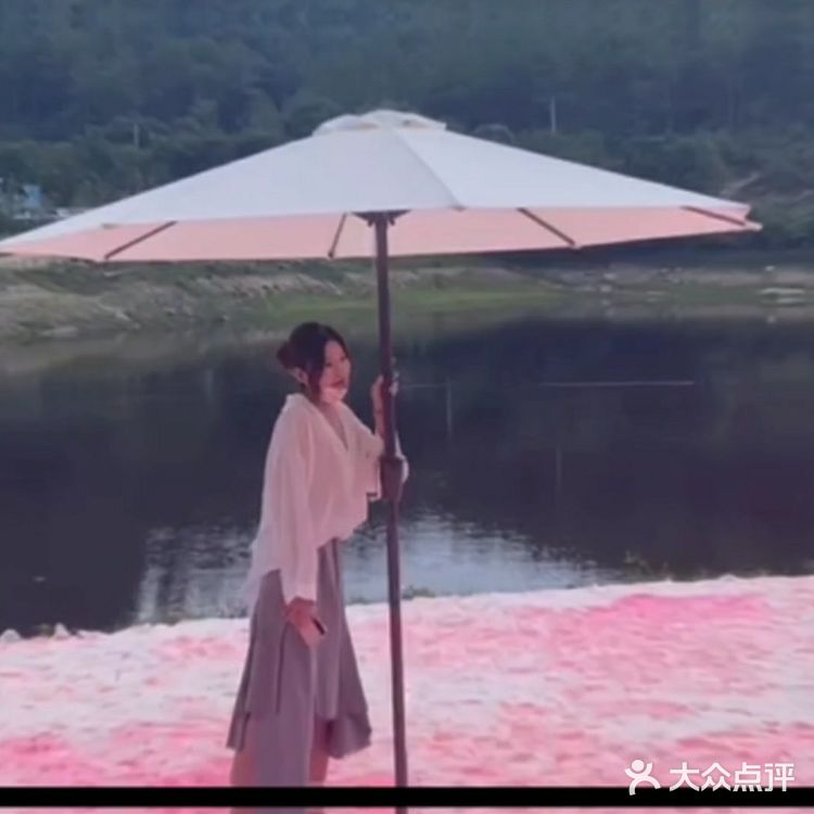 粉色沙滩＋水王国