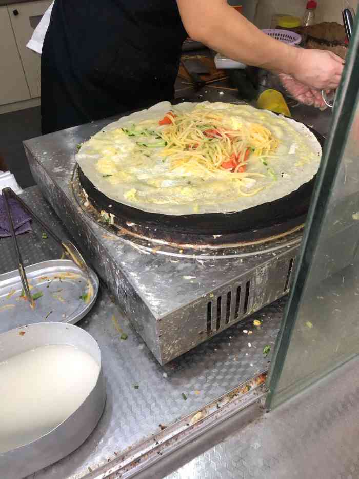 红姐鸡蛋饼-"这个阿姨之前做摊位的时候我就经常吃,味道.