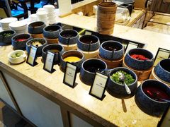 自助调料区-大中华希尔顿酒店-念自助餐·嗨啤·小龙虾