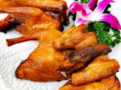 生炸妙龄鸽-轩记海鲜餐厅·四十五年老字号·经典粤菜(西区彩虹店)