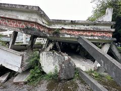 -四川汶川特大地震漩口中学遗址