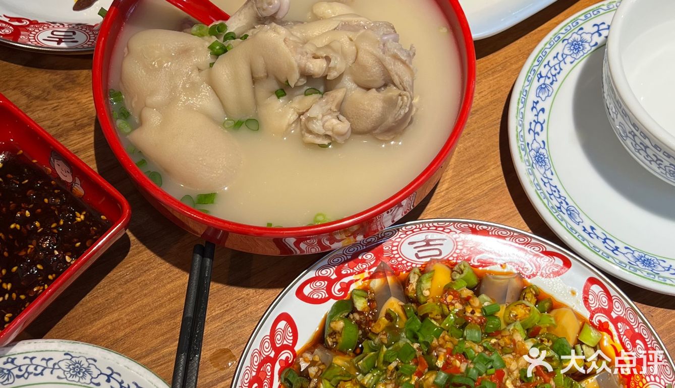 来成都不吃蹄花=白来‼️太古里人均50💰满满胶原蛋白🤤