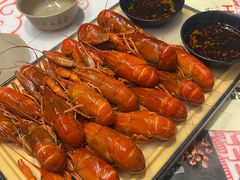 -肥肥虾庄·金牌油焖大虾(汉街SKP店)