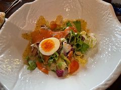 烟熏三文鱼色拉-YUE·6·西式融合餐厅(外滩六号店)