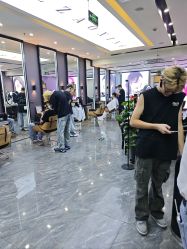 -藤野造型烫染·漂发