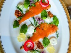 轻煎烟熏三文鱼沙拉佐柠檬油醋汁-牛排家(北京双井乐成中心店)