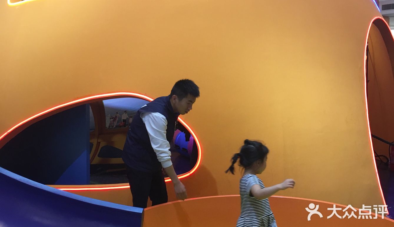 大人们也满心欢喜。活动很精彩