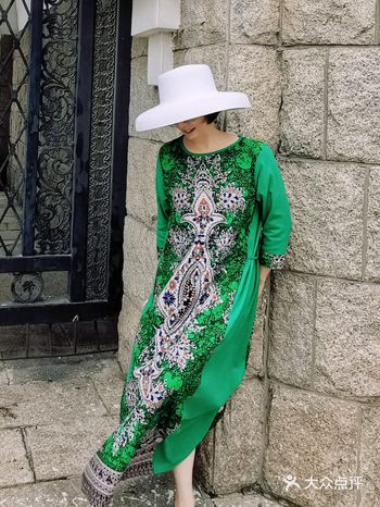 周末一早送女儿，路过世界公园