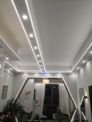 -V8潮牌·接发烫染连锁