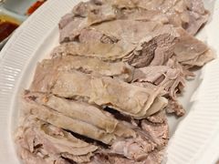 手抓羊腿肉一斤-贯贯吉·清真餐厅(浙江中路店)