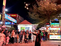 -三亚火车头万人海鲜广场