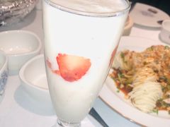 草莓奶昔-玉玲珑(陆家嘴店)