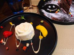 自制焦糖坚果冰糕-YUE·6·西式融合餐厅(外滩六号店)