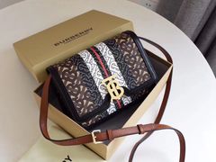 -BURBERRY(青岛海信广场店)