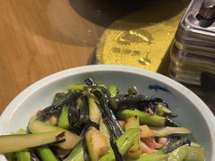 -帅巴人舅母子腊蹄民俗村