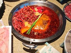 -茅草房·河畔园林火锅