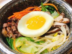 牛肉拌饭-明洞阿姨·韩式酱蟹烤肉·创意料理(三元桥店)