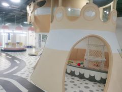 -蓝鲸奇亲子游泳俱乐部