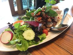 烤猪颈肉-Chom Cafe and Restaurant