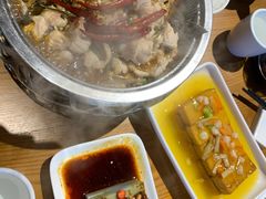 老坛地窖酸菜鱼-隔壁老王·家常云南菜(花巷店)