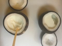 -志龙皇冠吃货椰子铺
