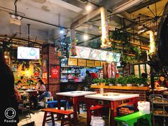 大堂-钢管厂歆瑞源油卤串串香(春熙路太古里店)
