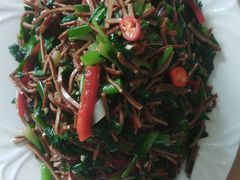 -苏莱特色牛骨滩羊手抓馆(长城东街总店)
