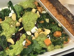 煎三文鱼牛油果色拉-Wagas沃歌斯(太古汇店)