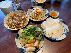 -Cuc Gach Quan Restaurant