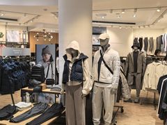 -lululemon(上海浦东IFC店)