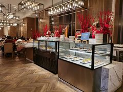 面包甜点陈列柜-都会尚膳·海鲜自助餐厅(重庆万豪酒店)