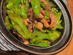 天柱山辣椒炒黑毛猪肉-山里亲戚(淞虹路店)